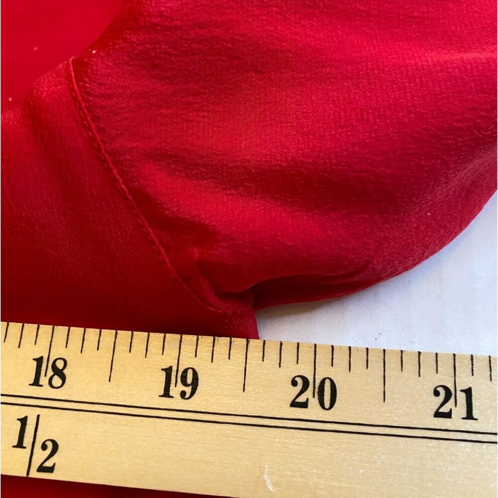 Clio Red 100% Silk Button Front Blouse Women's Small V Neck Career Office Siren - Picture 5 of 7